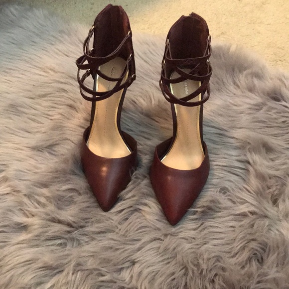 Gianna Bin Maroon Heels - Picture 1 of 4